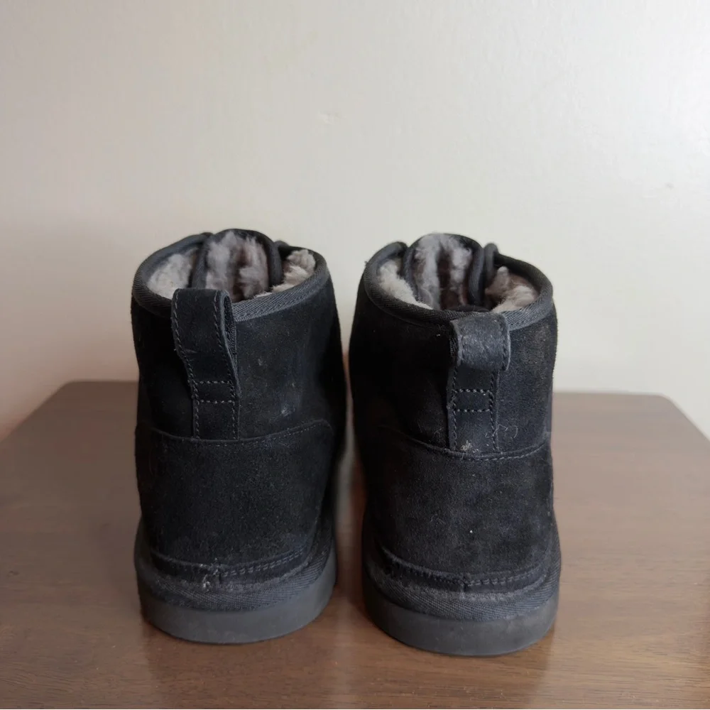 UGG Neumel Black Suede Sheepskin Chukka Boots Sz 13 Mens